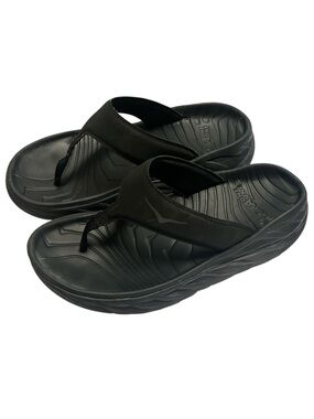 Hoka One One Black Flip Flop Sandals. MENS:8 WOMENS:10